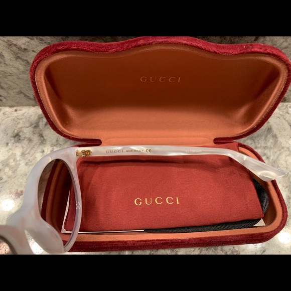 SOLD ‼️ Authentic Mother of Pearl Gucci Sunglasses - Picture 6 of 8